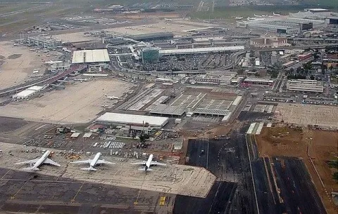 Posa di tubi PALADEX DN 2000 all'aeroporto di Fiumicino