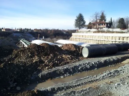 Preparazione del letto di posa per il bypass fognario
